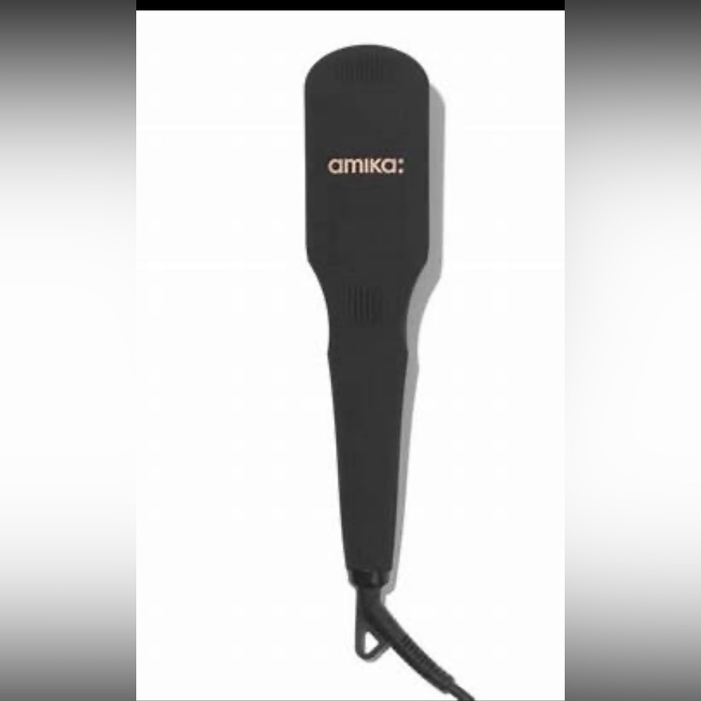 Amika Straightening Brush